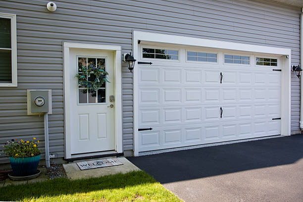 24/7 Emergency Garage Door Panel Replacement experts in Lake Arrowhead, ME